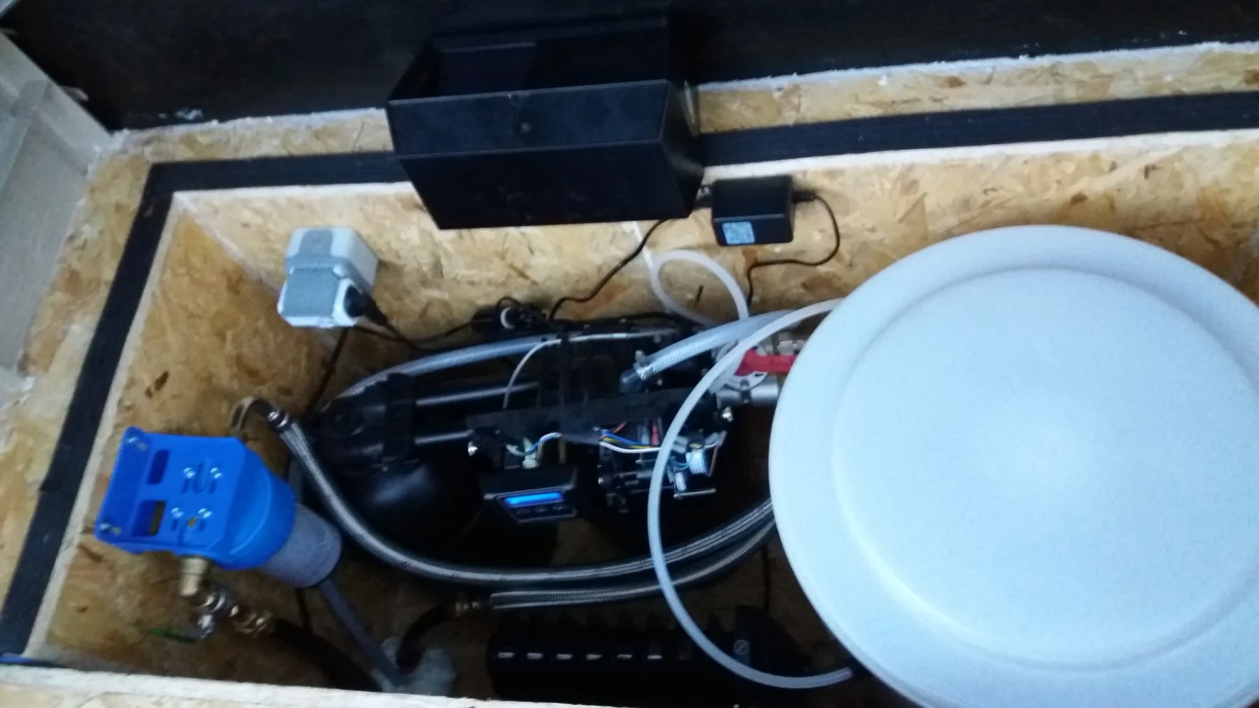 Installation de traitement de l’eau dans un cabanon extérieur